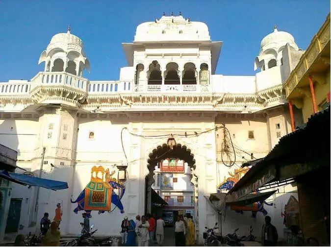 3 nights 4 days Udaipur itinerary shri nath ji temple Back