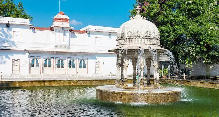 top 12 things to experience in Udaipur, Lotus Fountain