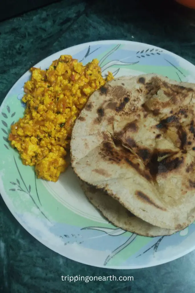 paneer bhurji on plate with roti