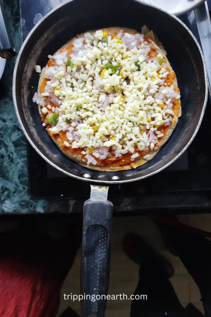 chapati pizza cooked in the pan