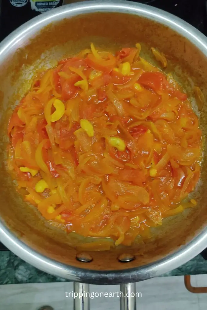 shahi paneer, onions and tomatoes have become mushy
