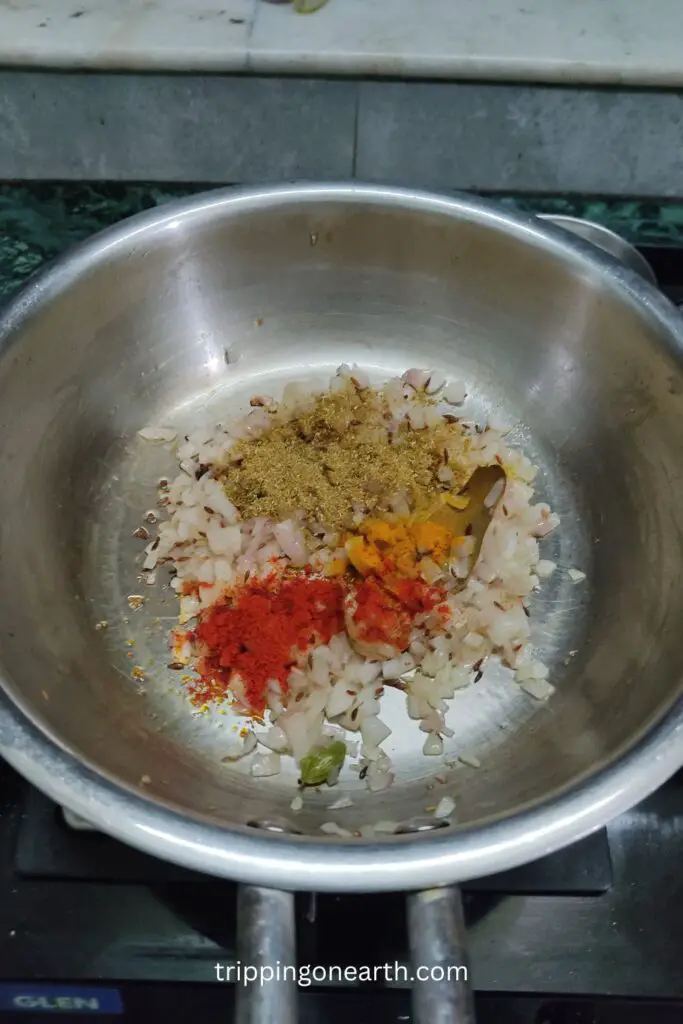 paneer do pyaza, add powdered spices