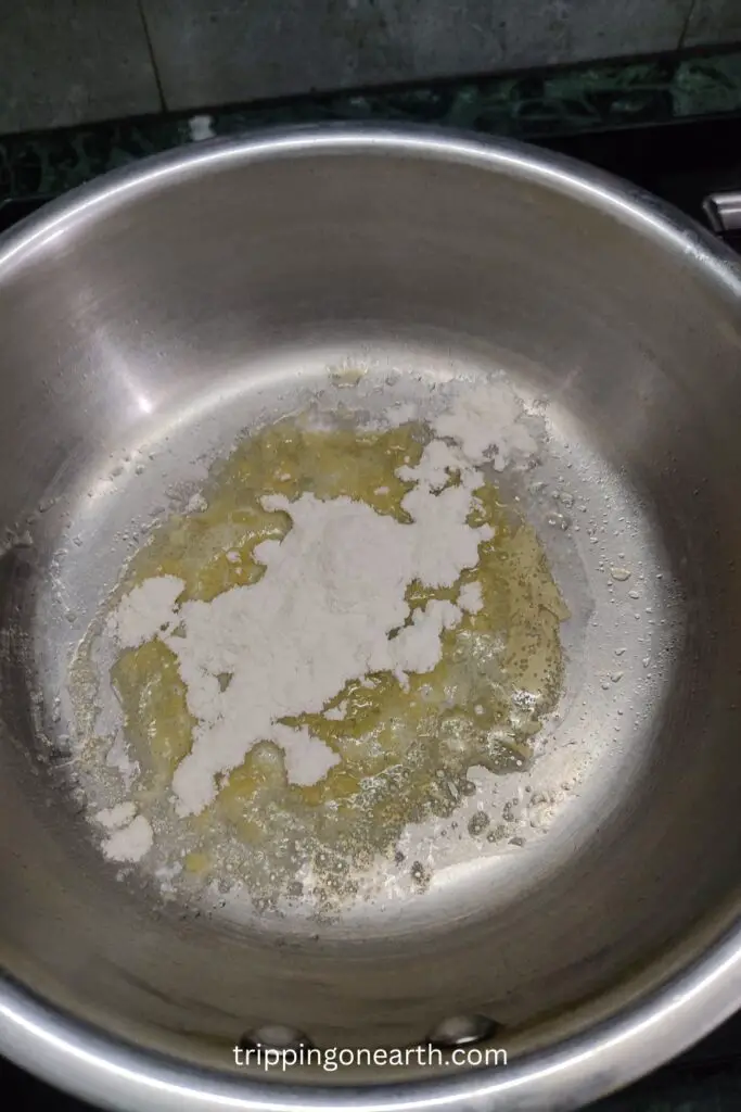 melted butter and refined flour in the pan