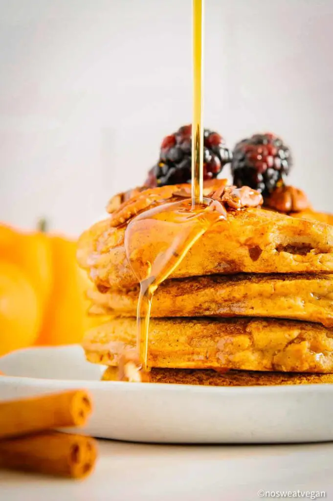 vegan recipes for fall: vegan pumpkin pancakes
