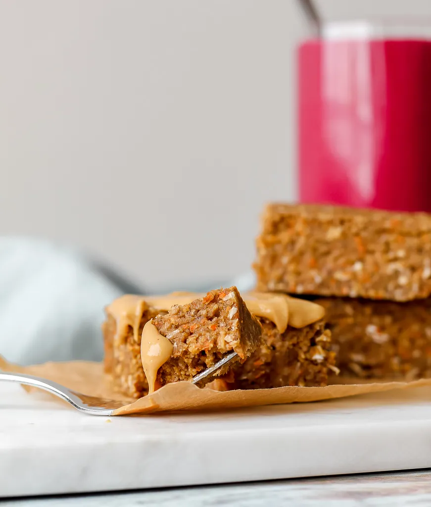 vegan recipes for fall: carrot cake oatmeal breakfast bars