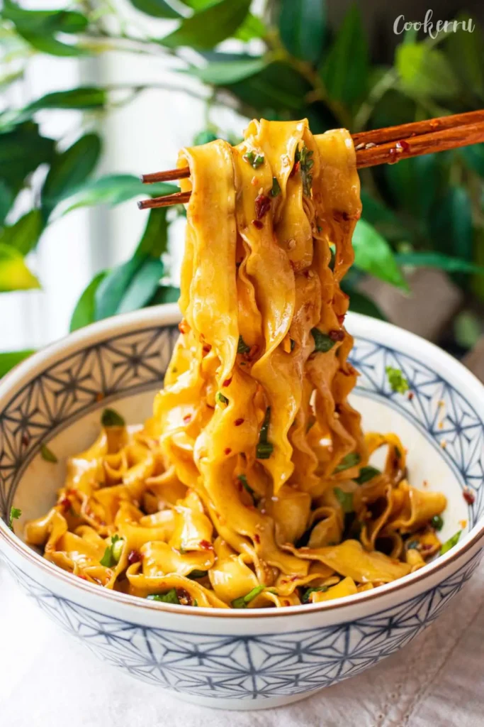 quick last minute dinner: 10-Minute Garlic Chili Oil Noodles