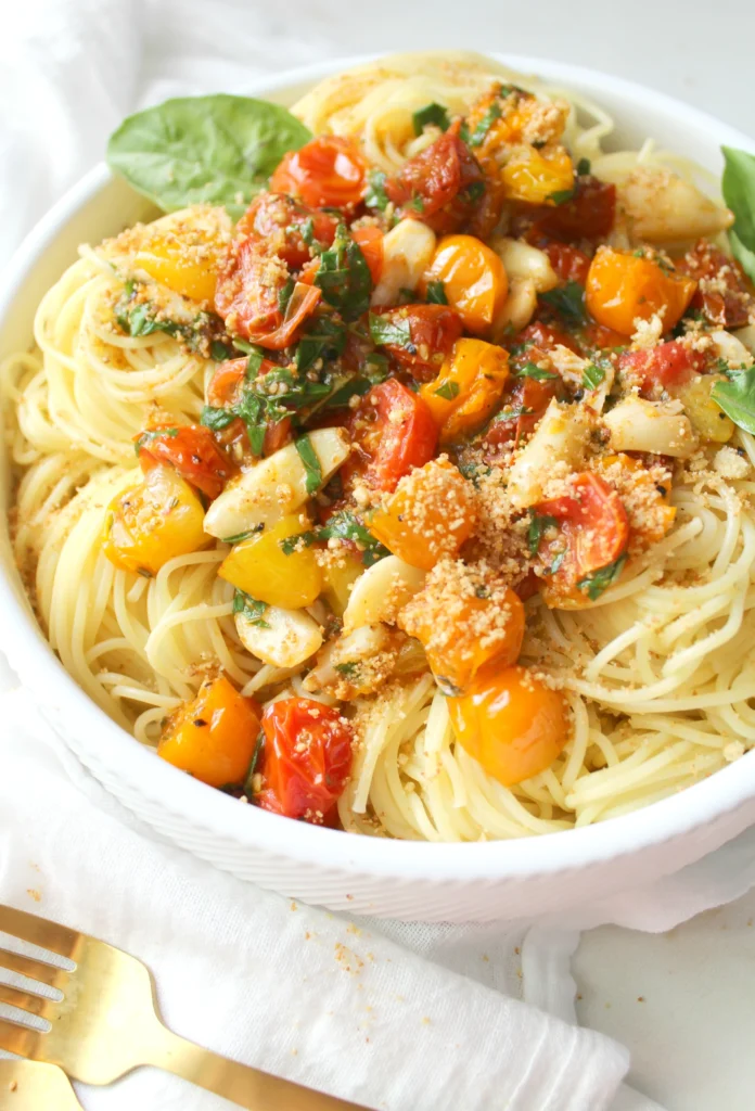 last minute dinner ideas: Roasted Garlic Tomato Spaghettini with Garlic Parmesan Bread Crumbs