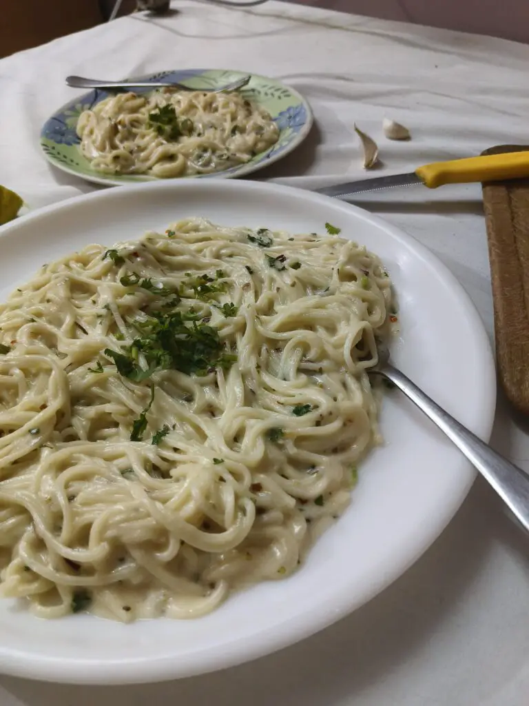 creamy lemon garlic pasta