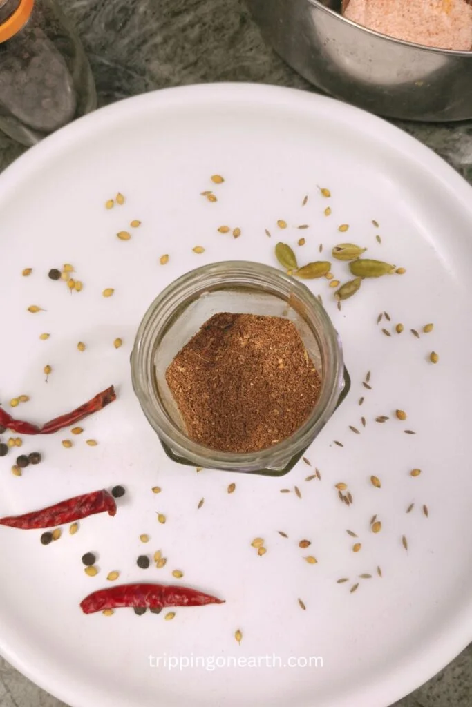Kadai paneer masala powder in a jar