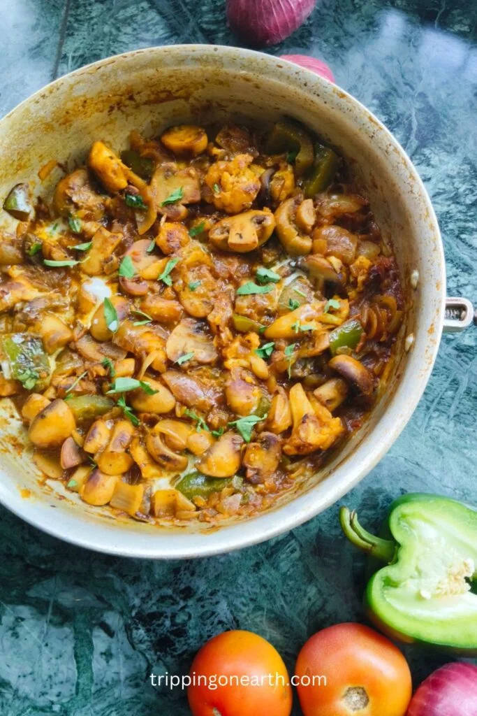 cauliflower and mushroom curry