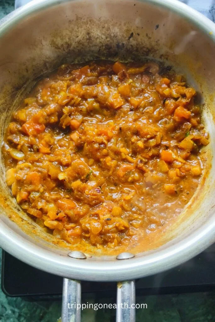 onion-tomato masala