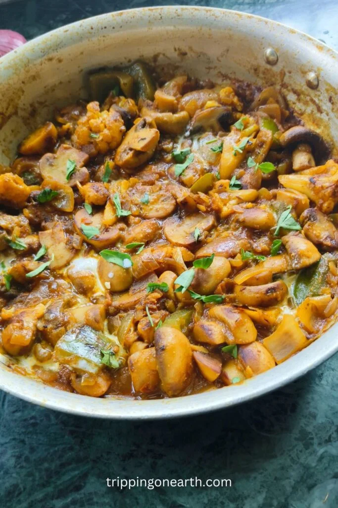 cauliflower and mushroom curry