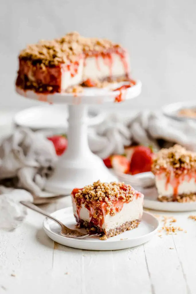 Gluten Free and Dairy Free Dessert Recipes: Gluten-Free and Vegan Strawberry Cheesecake