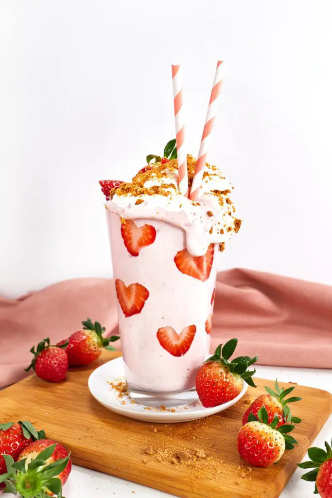 Cottage Cheese Recipes High Protein: Strawberry Cheesecake Protein Smoothie