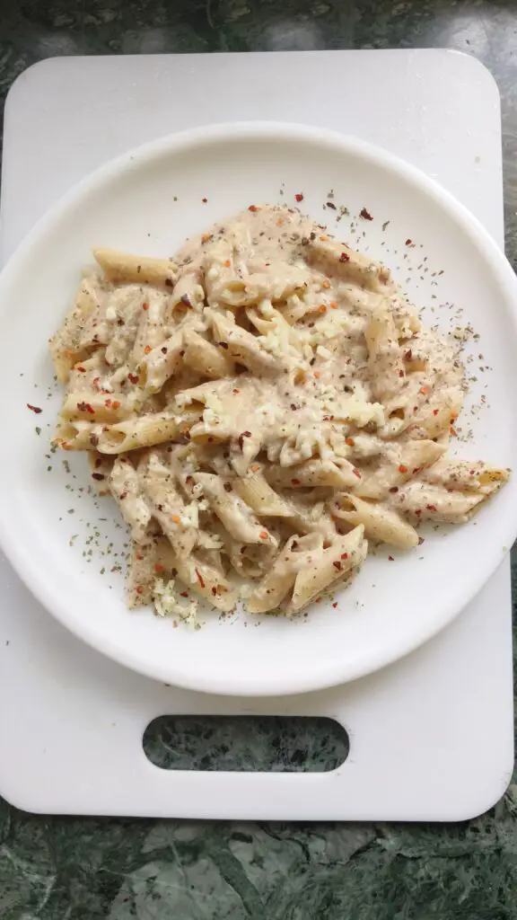 penne pasta with alfredo sauce