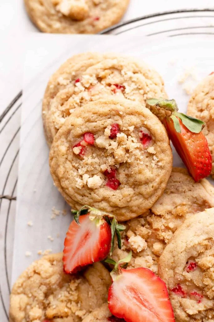 Summer Cookie Recipe: Strawberry Shortbread Cookies