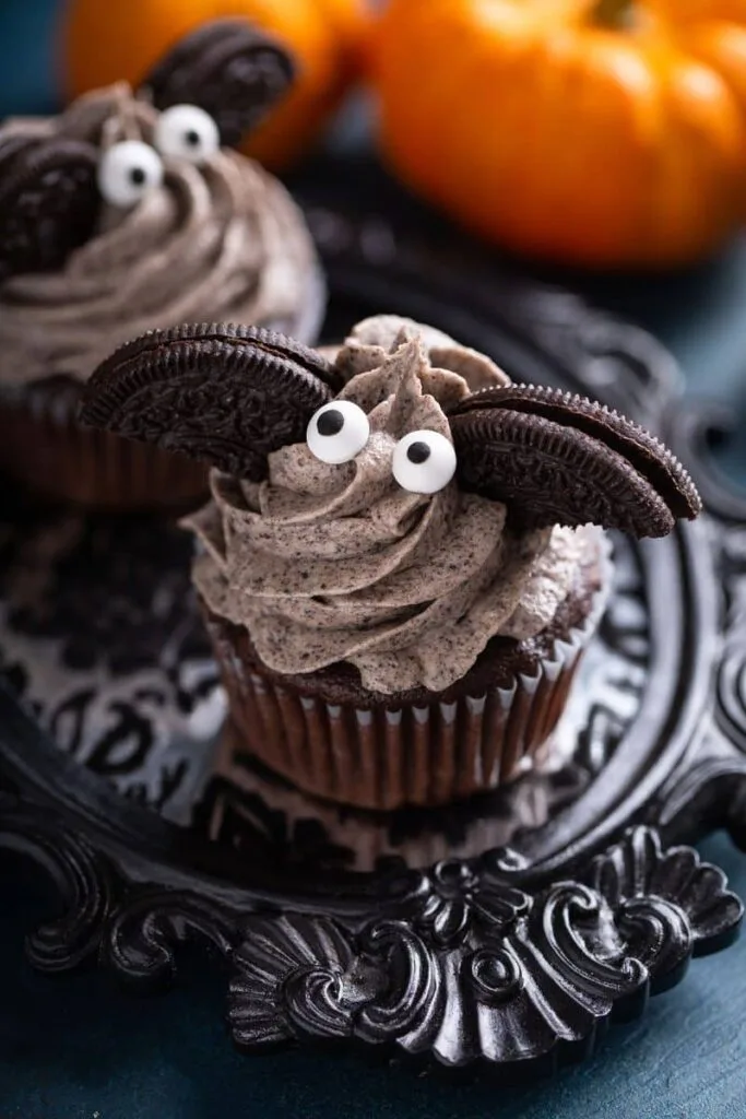 Halloween Bats Oreo Cupcakes With Cookies And Cream Frosting