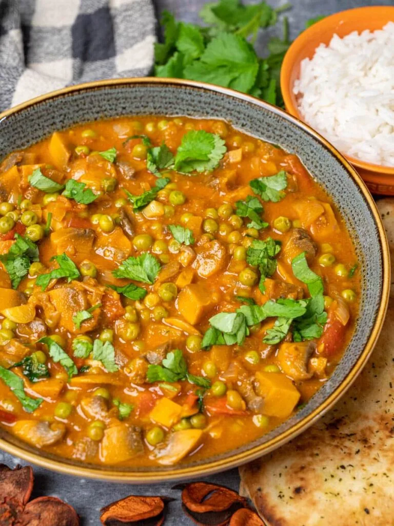 Vegan Mushroom And Pea Curry