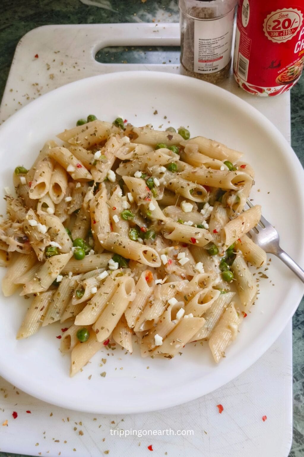 One-Pot Pasta And Peas Recipe - Tripping on Earth